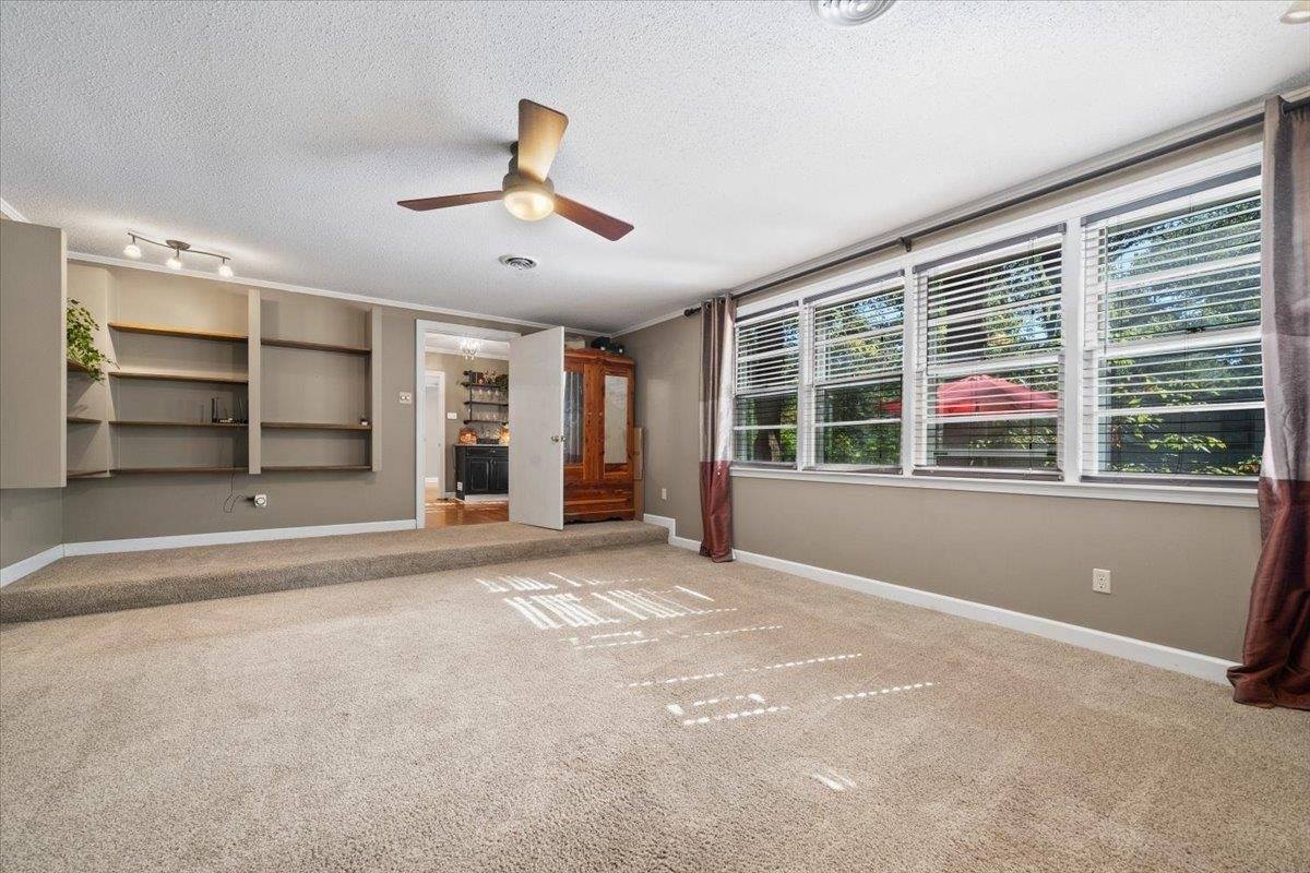 1220 East Irvin Dr, Memphis, TN 38119