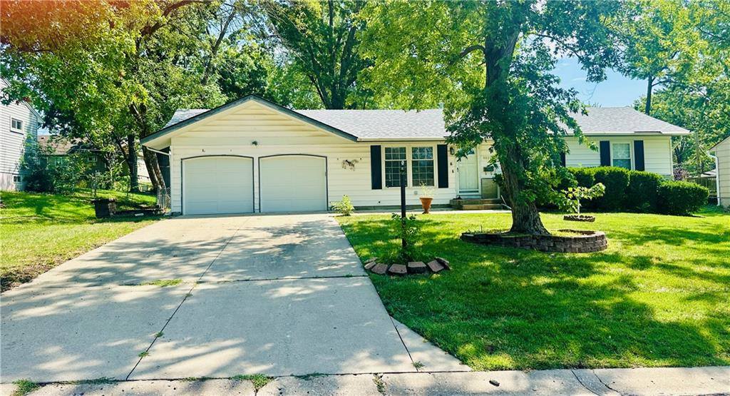 9801 Grandview Street, Overland Park, KS 66212