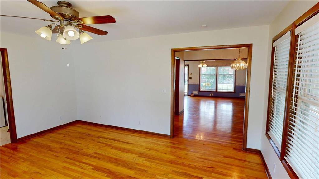 9801 Grandview Street, Overland Park, KS 66212