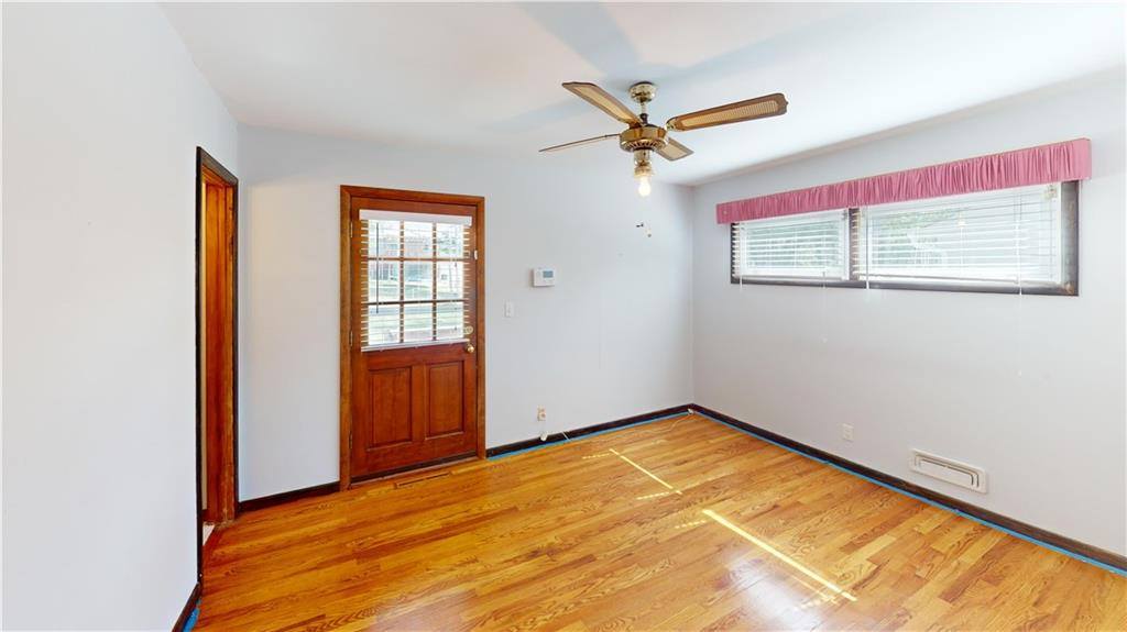 9801 Grandview Street, Overland Park, KS 66212