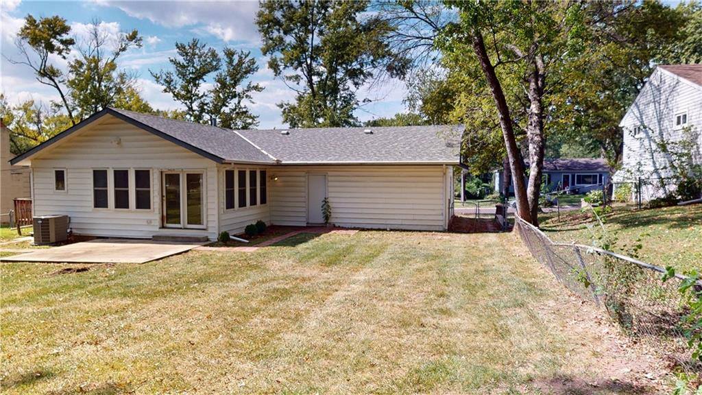 9801 Grandview Street, Overland Park, KS 66212