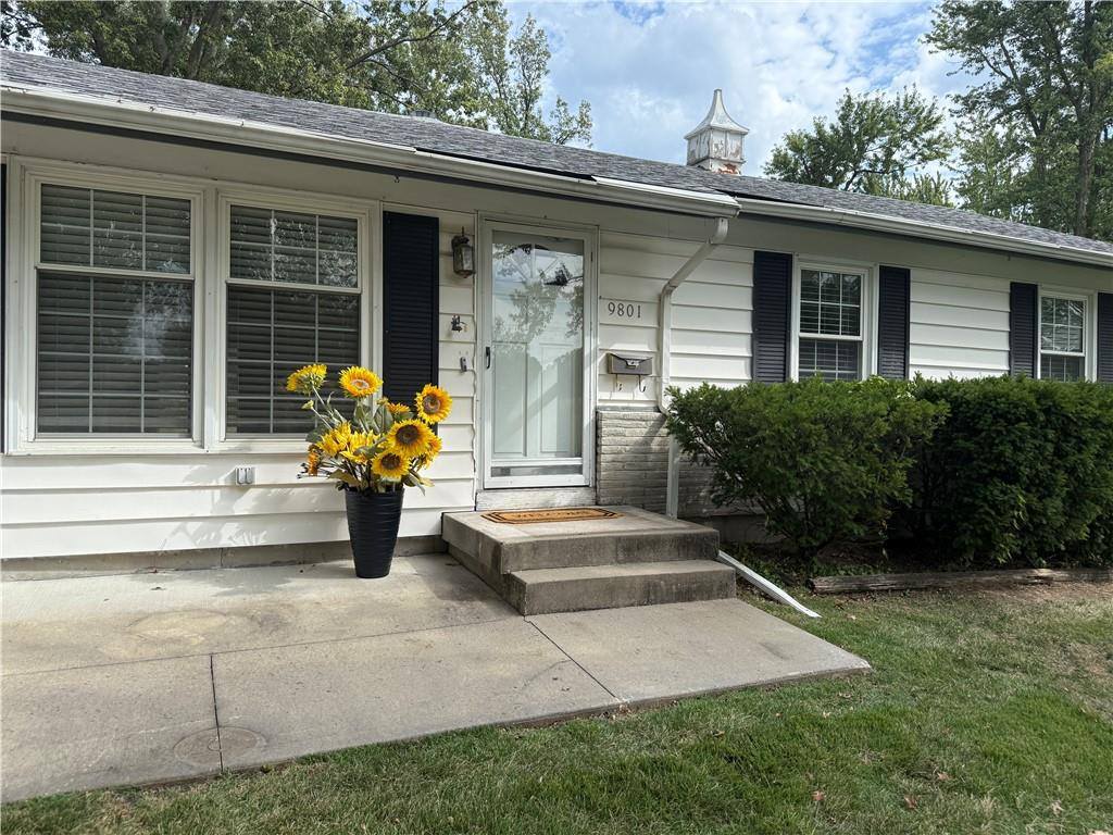 9801 Grandview Street, Overland Park, KS 66212