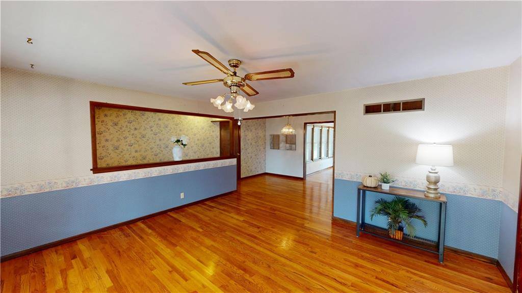 9801 Grandview Street, Overland Park, KS 66212