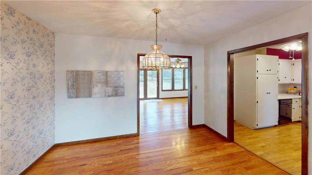 9801 Grandview Street, Overland Park, KS 66212