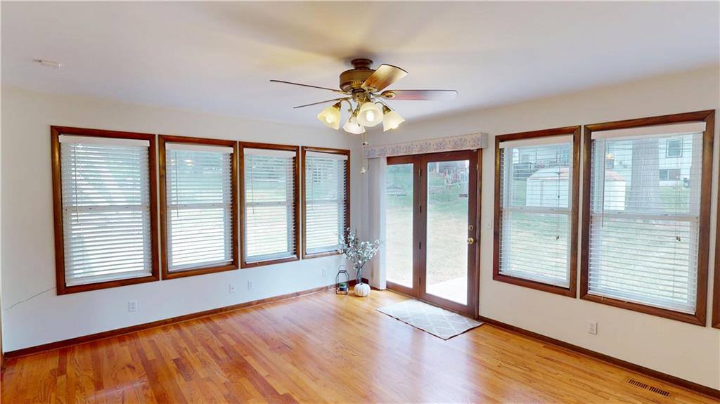 9801 Grandview Street, Overland Park, KS 66212