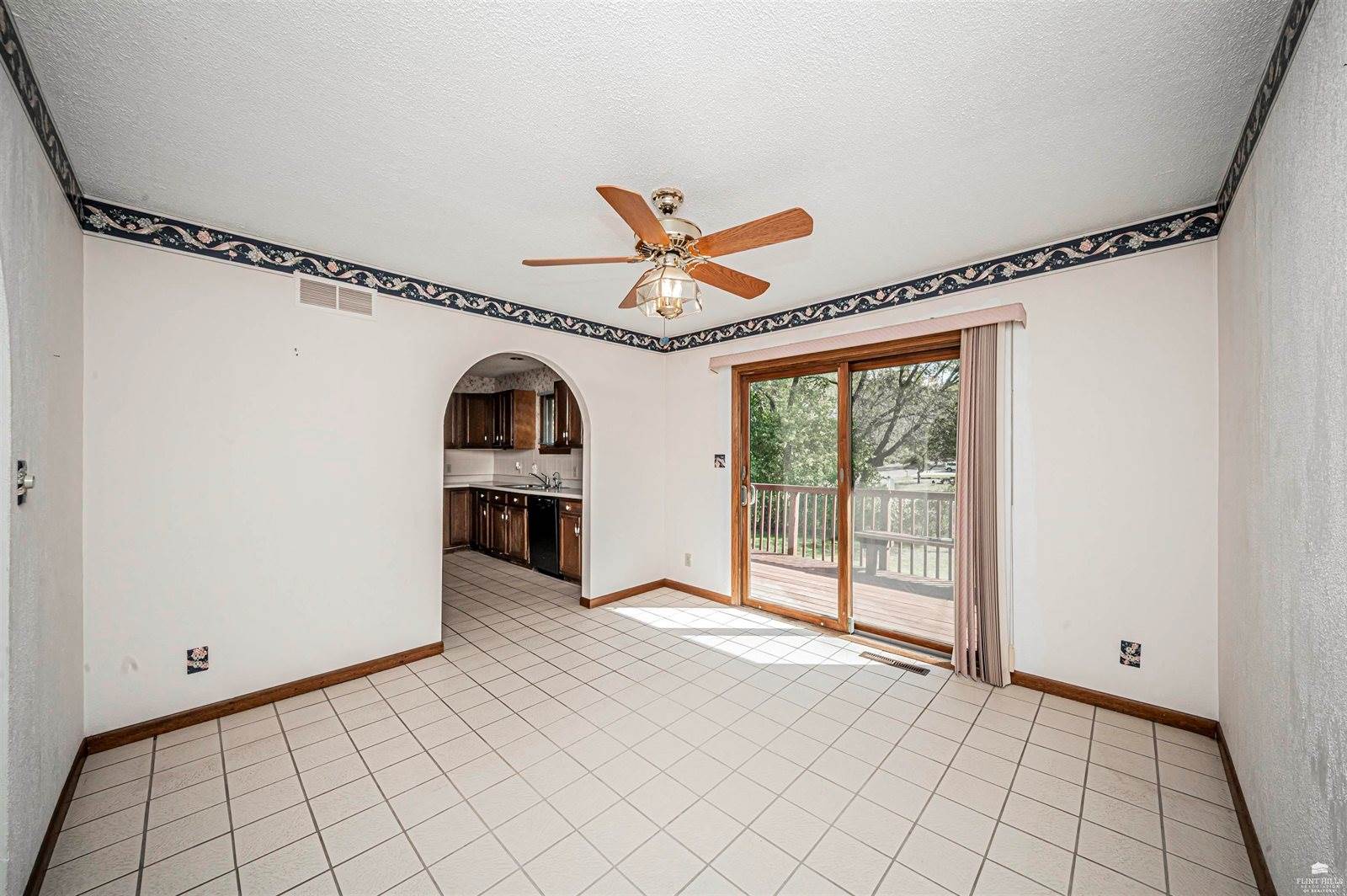 3100 Rolling Hills Drive, Milford, KS 66514