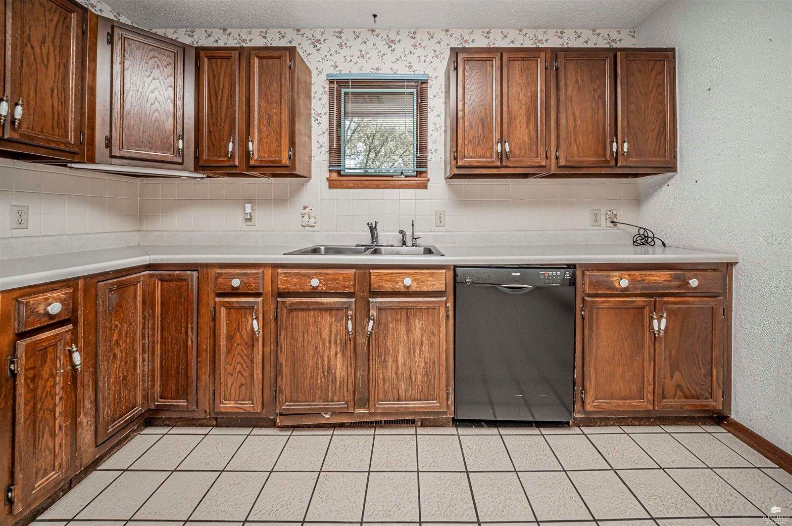 3100 Rolling Hills Drive, Milford, KS 66514