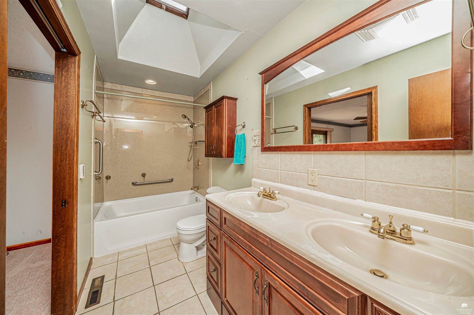 3100 Rolling Hills Drive, Milford, KS 66514