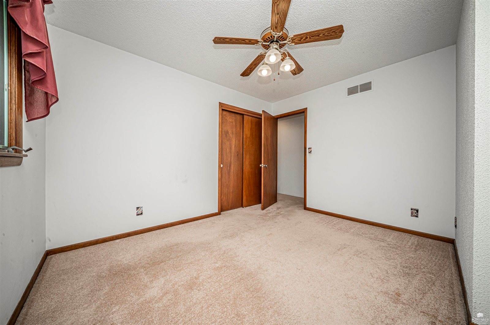 3100 Rolling Hills Drive, Milford, KS 66514