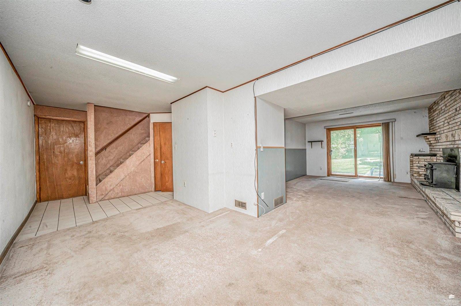 3100 Rolling Hills Drive, Milford, KS 66514