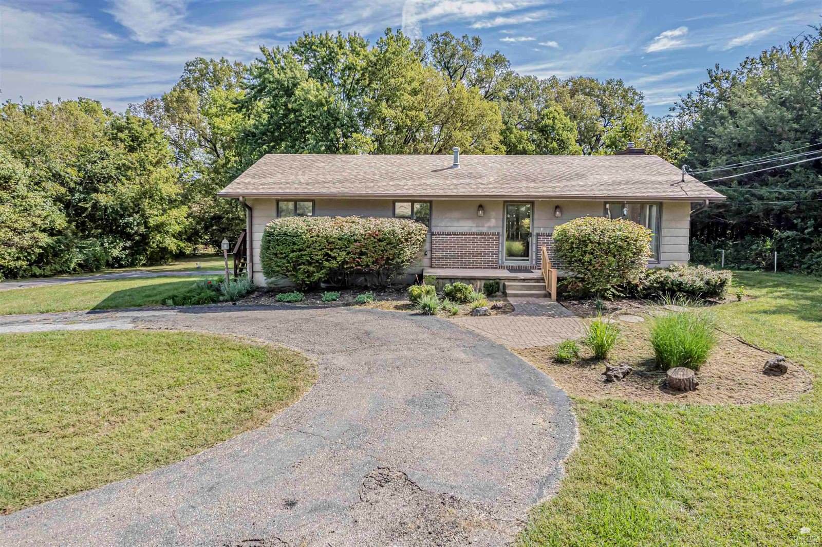 3100 Rolling Hills Drive, Milford, KS 66514