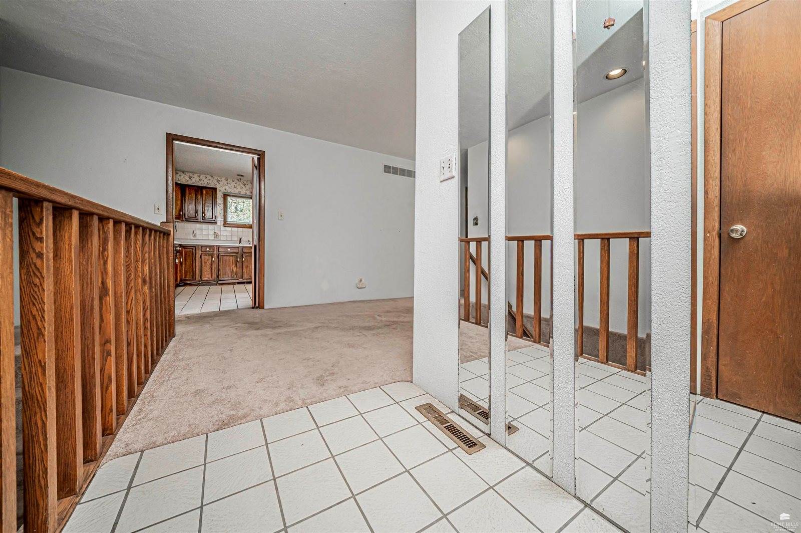 3100 Rolling Hills Drive, Milford, KS 66514