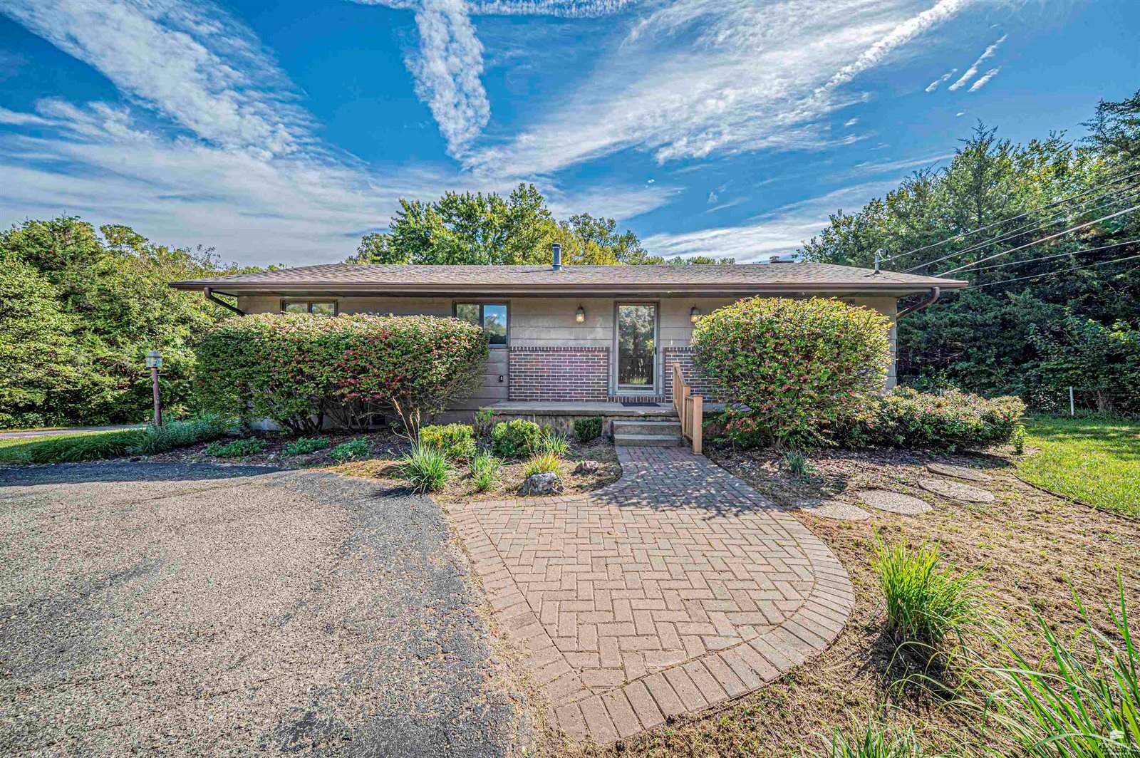 3100 Rolling Hills Drive, Milford, KS 66514