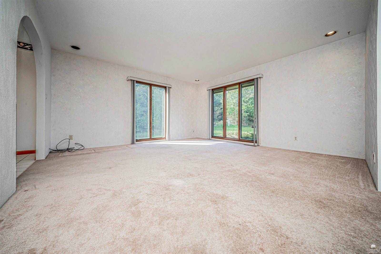 3100 Rolling Hills Drive, Milford, KS 66514