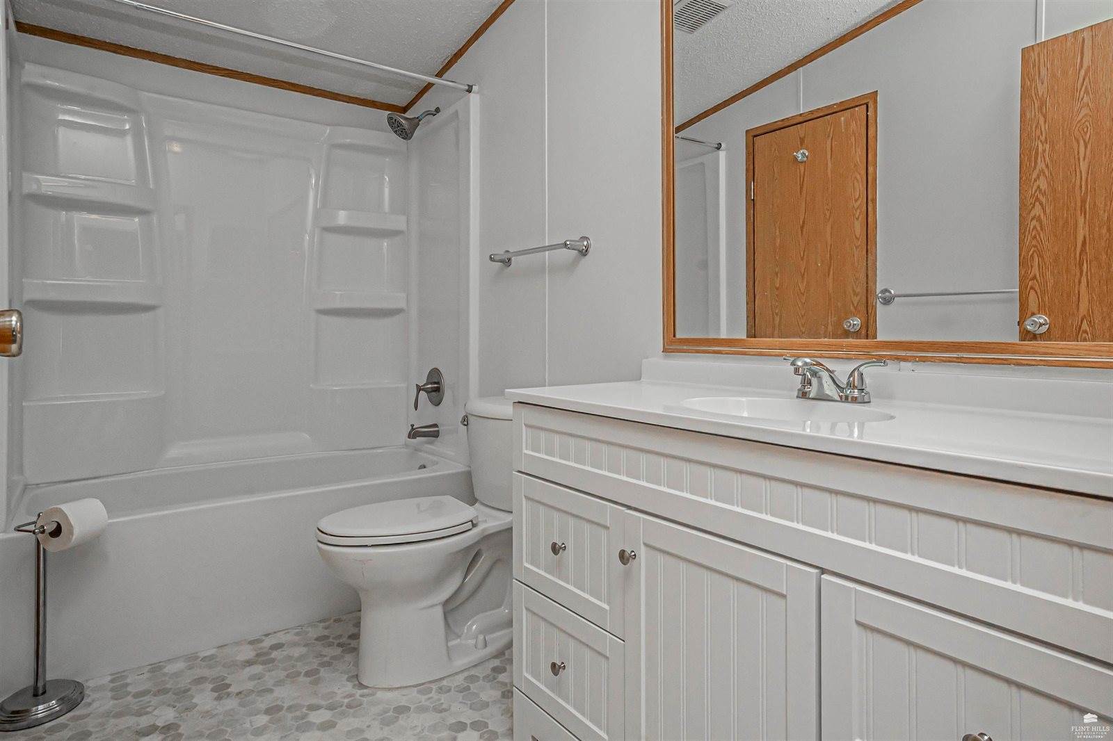 7028 North US 77, Milford, KS 66514