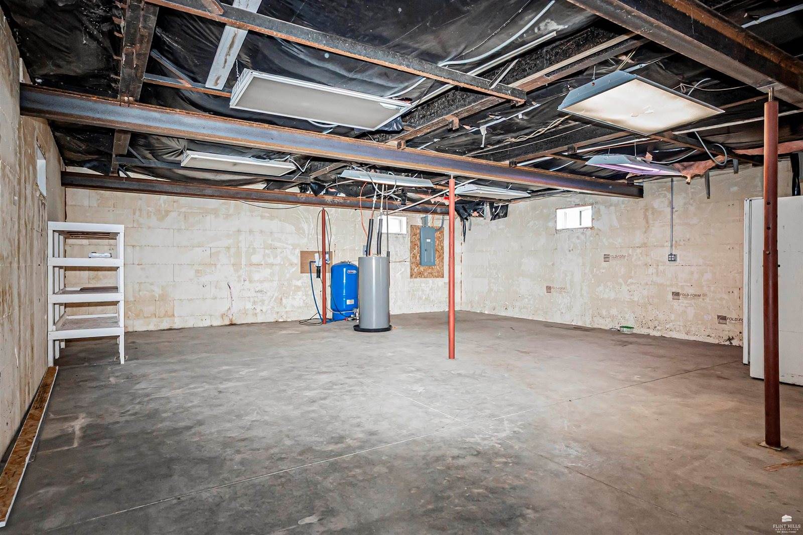 7028 North US 77, Milford, KS 66514