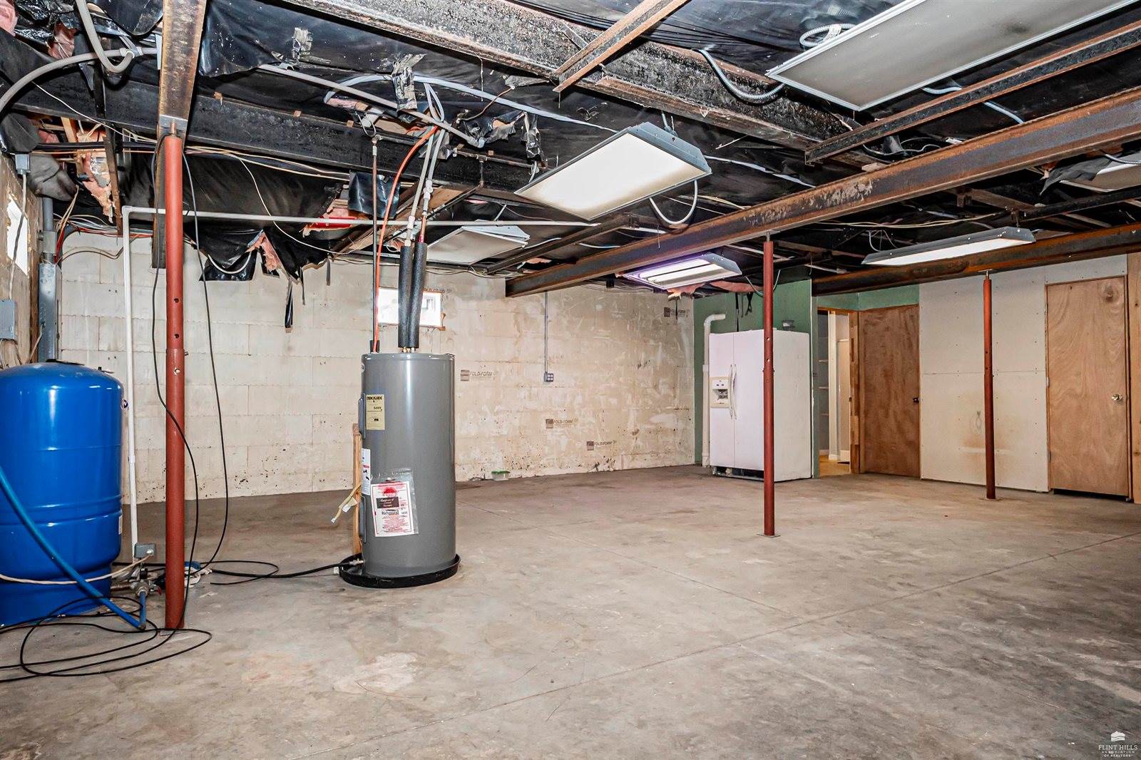 7028 North US 77, Milford, KS 66514