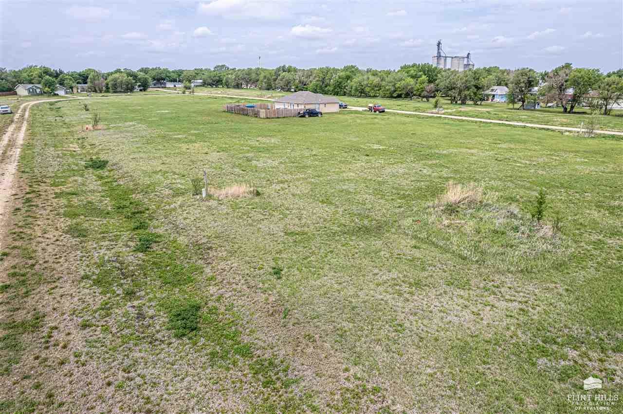 0 Mapleway, Woodbine, KS 67492