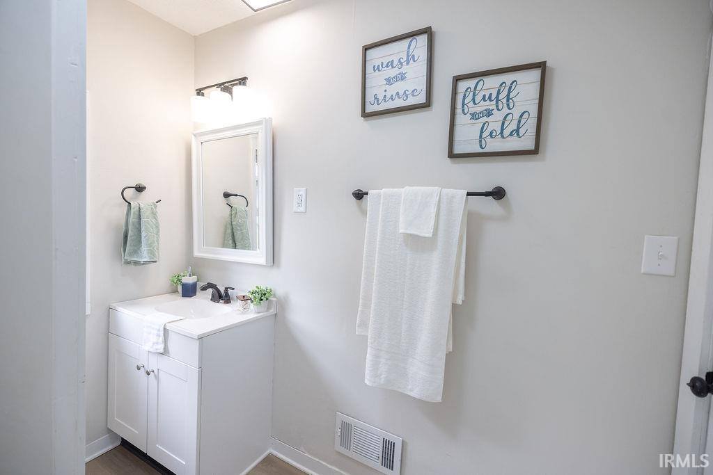 1025 E Washington Street, Muncie, IN 47305