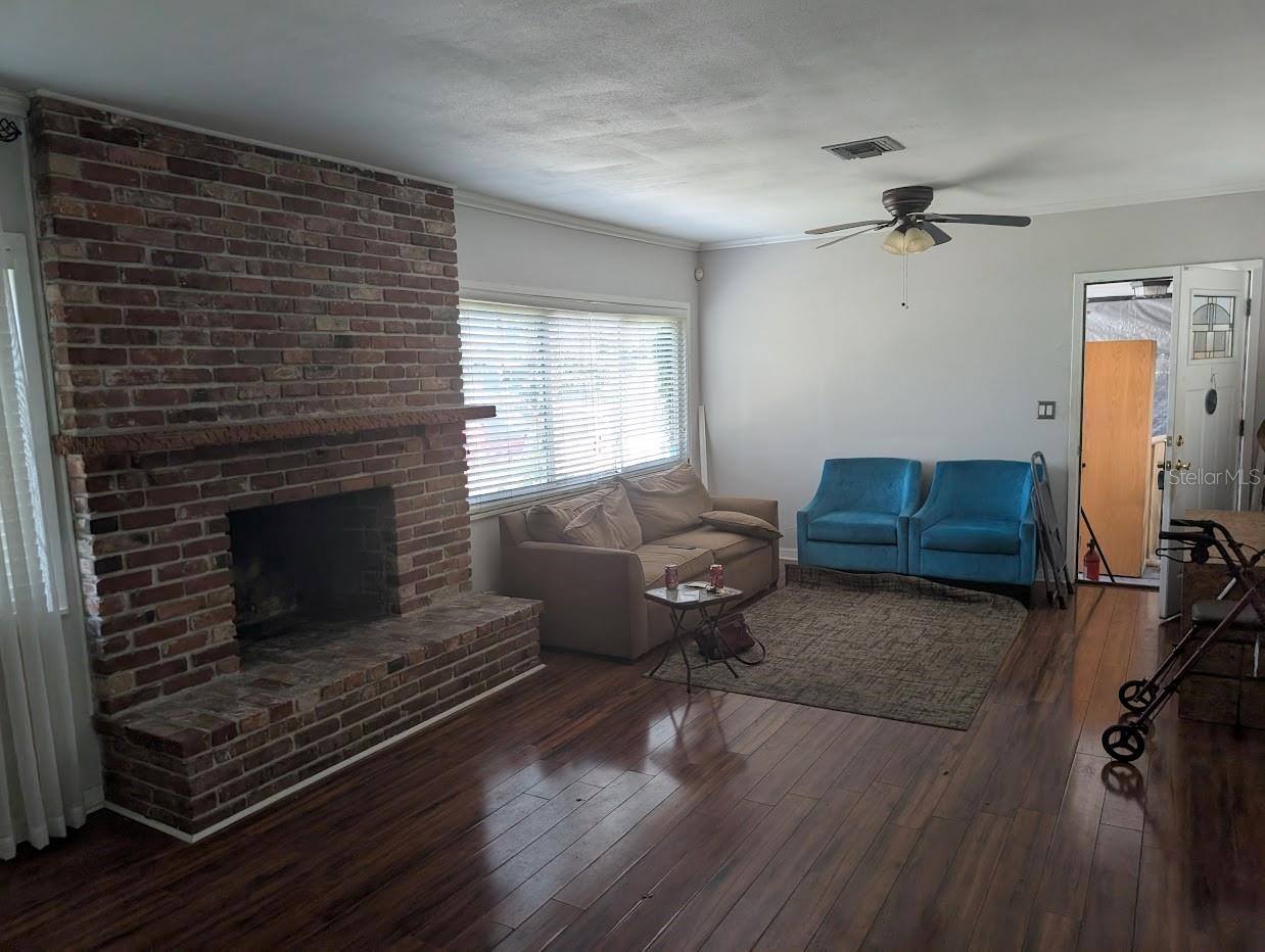 1830 58TH Street South, Gulfport, FL 33707