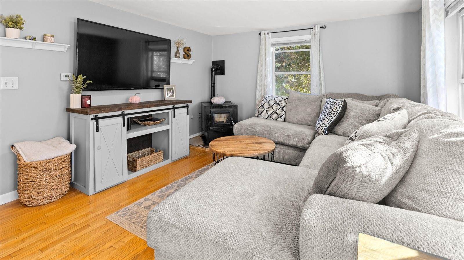 16 McDougal Drive, Hermon, ME 04401