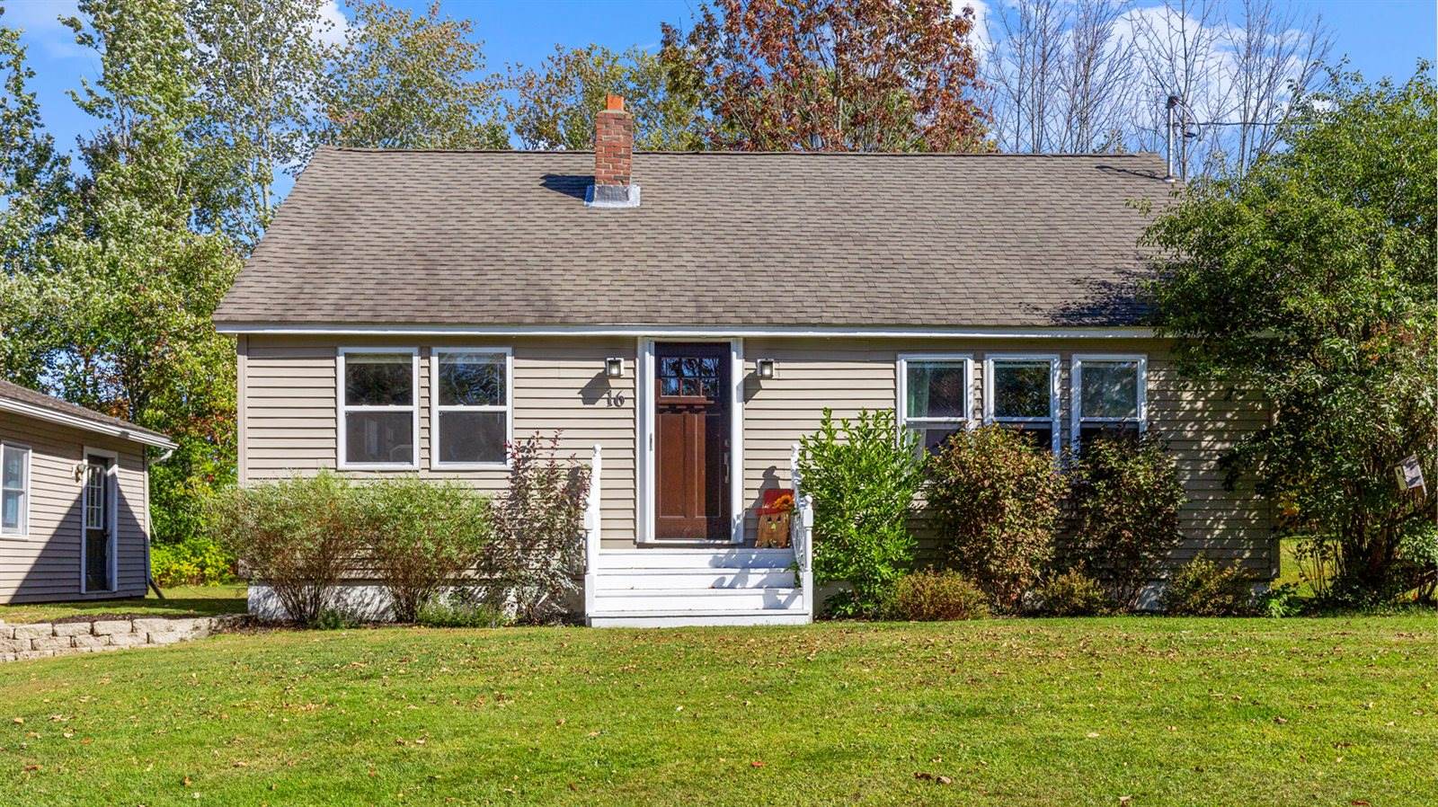 16 McDougal Drive, Hermon, ME 04401