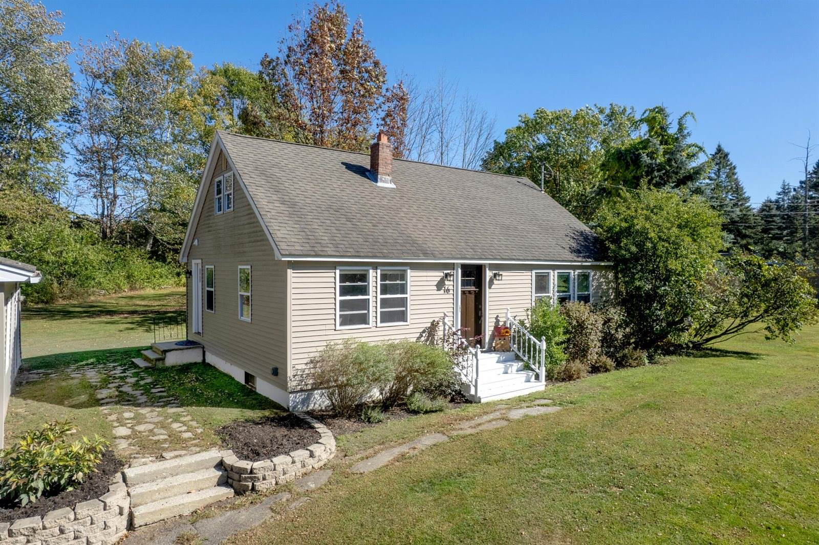 16 McDougal Drive, Hermon, ME 04401