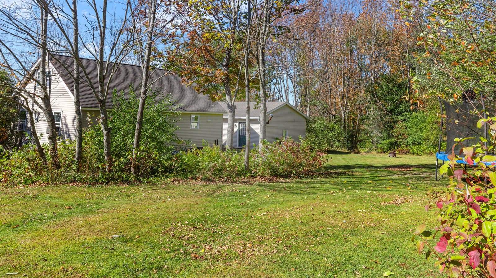 16 McDougal Drive, Hermon, ME 04401