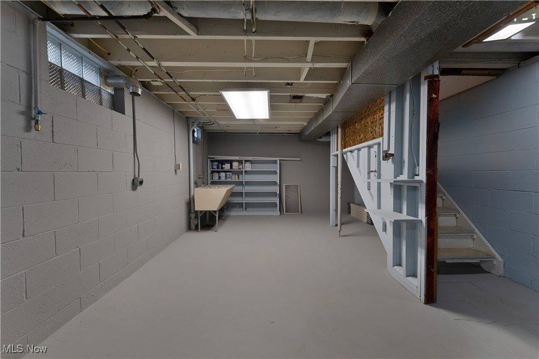 419 Carriage Hill Drive, Canfield, OH 44406