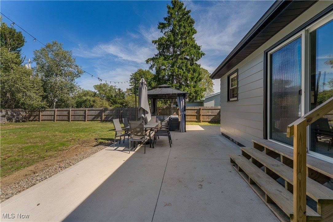 419 Carriage Hill Drive, Canfield, OH 44406