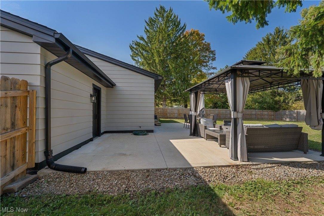 419 Carriage Hill Drive, Canfield, OH 44406