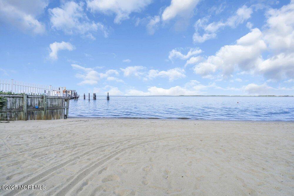 7 Gravelly Point Road, Highlands, NJ 07732