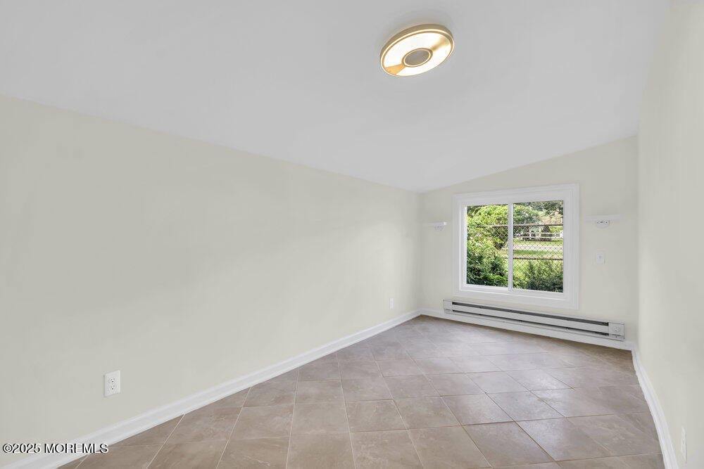 7 Gravelly Point Road, Highlands, NJ 07732