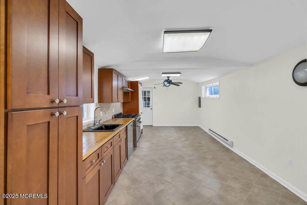 7 Gravelly Point Road, Highlands, NJ 07732