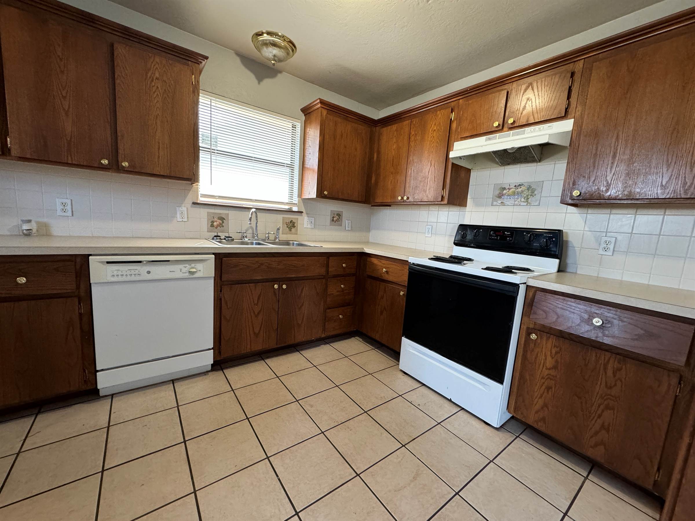 212 NW 14th, A&B, Lawton, OK 73507