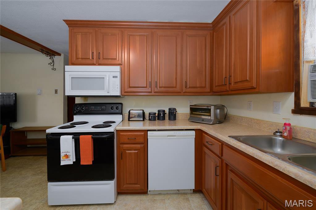 15775 Hallmark Lane, Saint Robert, MO 65584