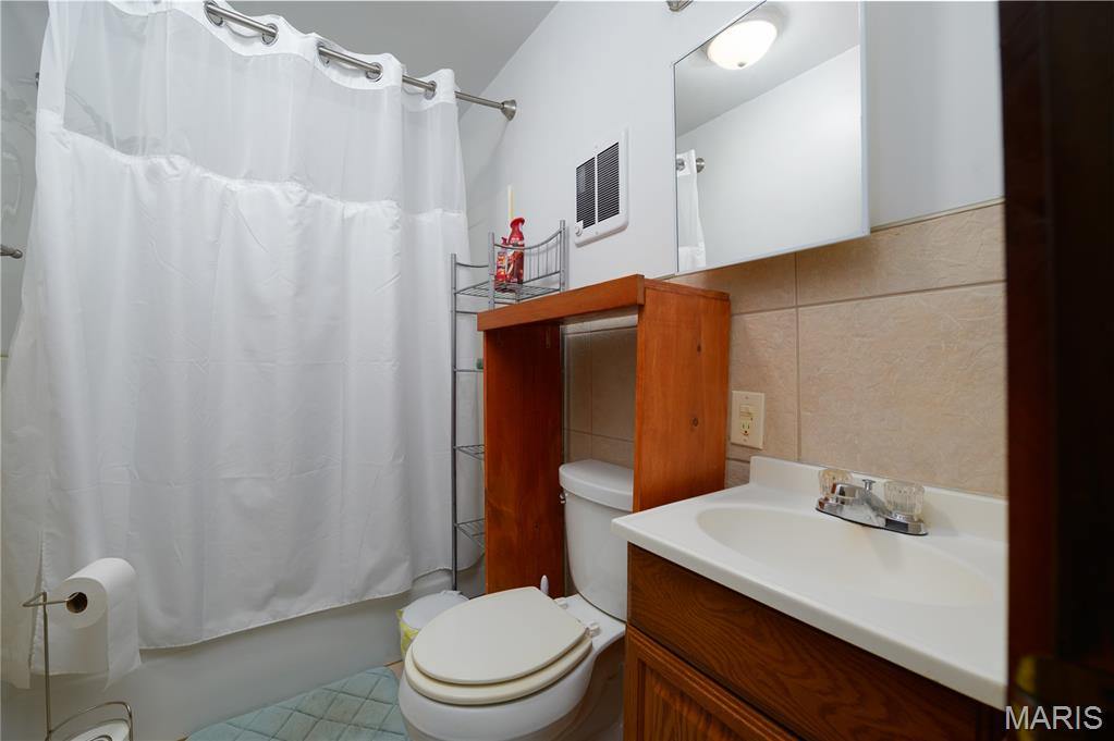 15775 Hallmark Lane, Saint Robert, MO 65584