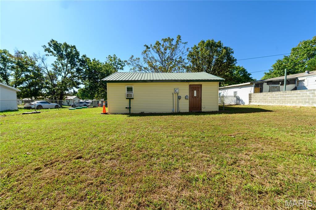 15775 Hallmark Lane, Saint Robert, MO 65584