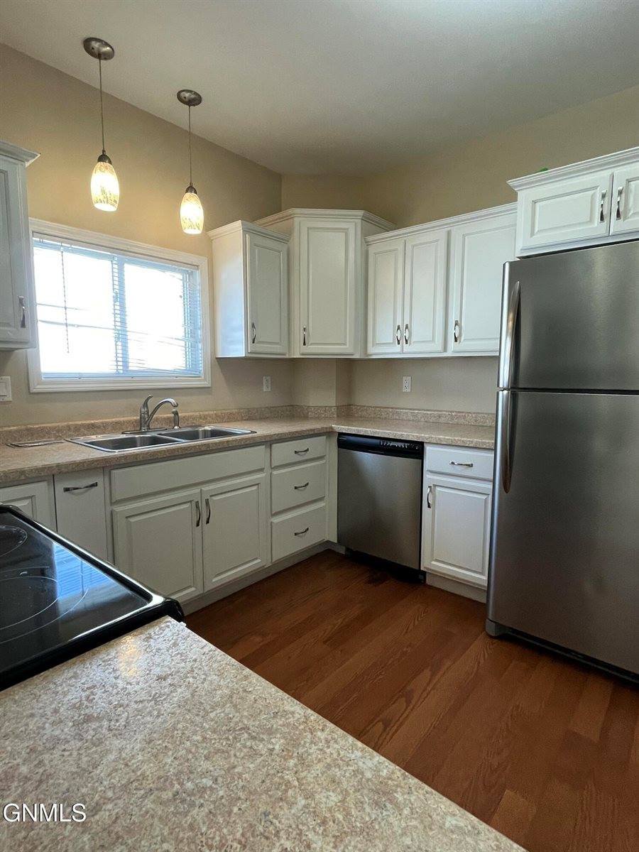 418 6th Street West, Williston, ND 58801