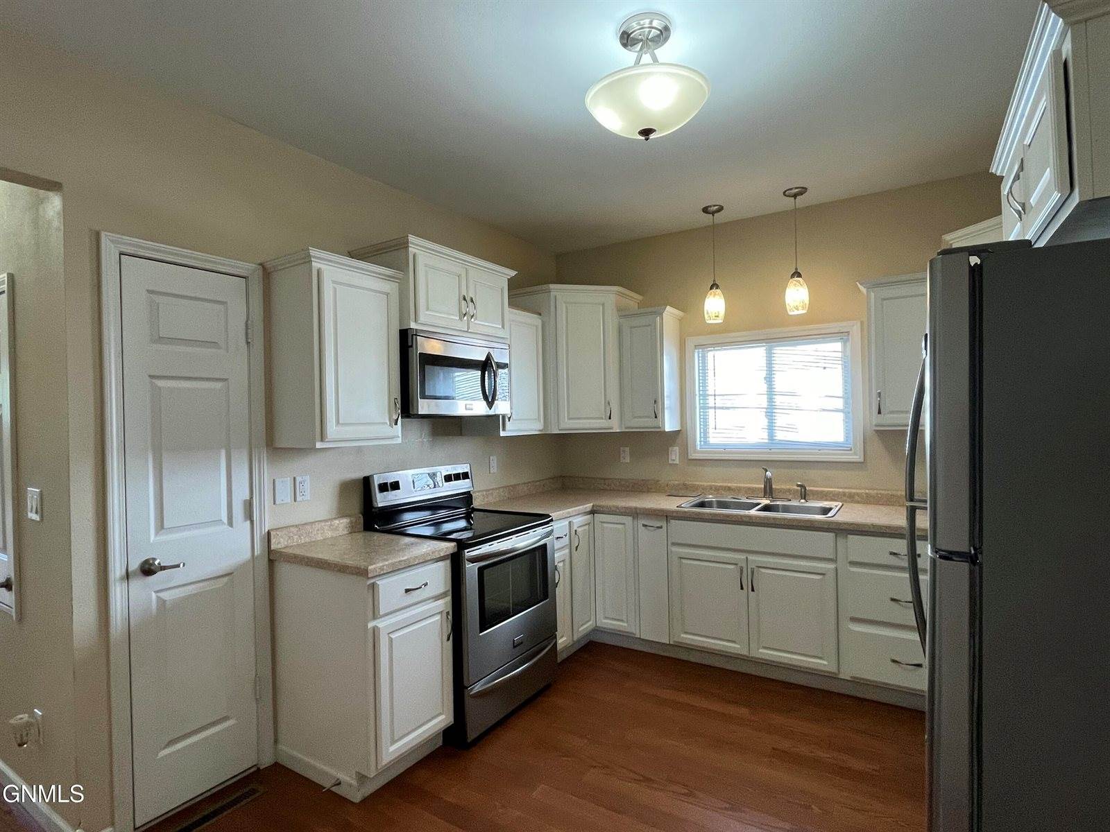 418 6th Street West, Williston, ND 58801