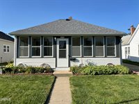 418 6th Street West, Williston, ND 58801