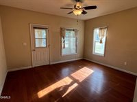 418 6th Street West, Williston, ND 58801