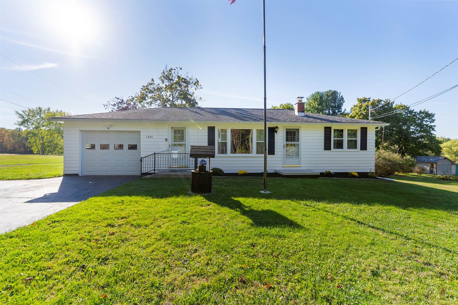 1835 Homeworth Rd, Alliance, OH 44601