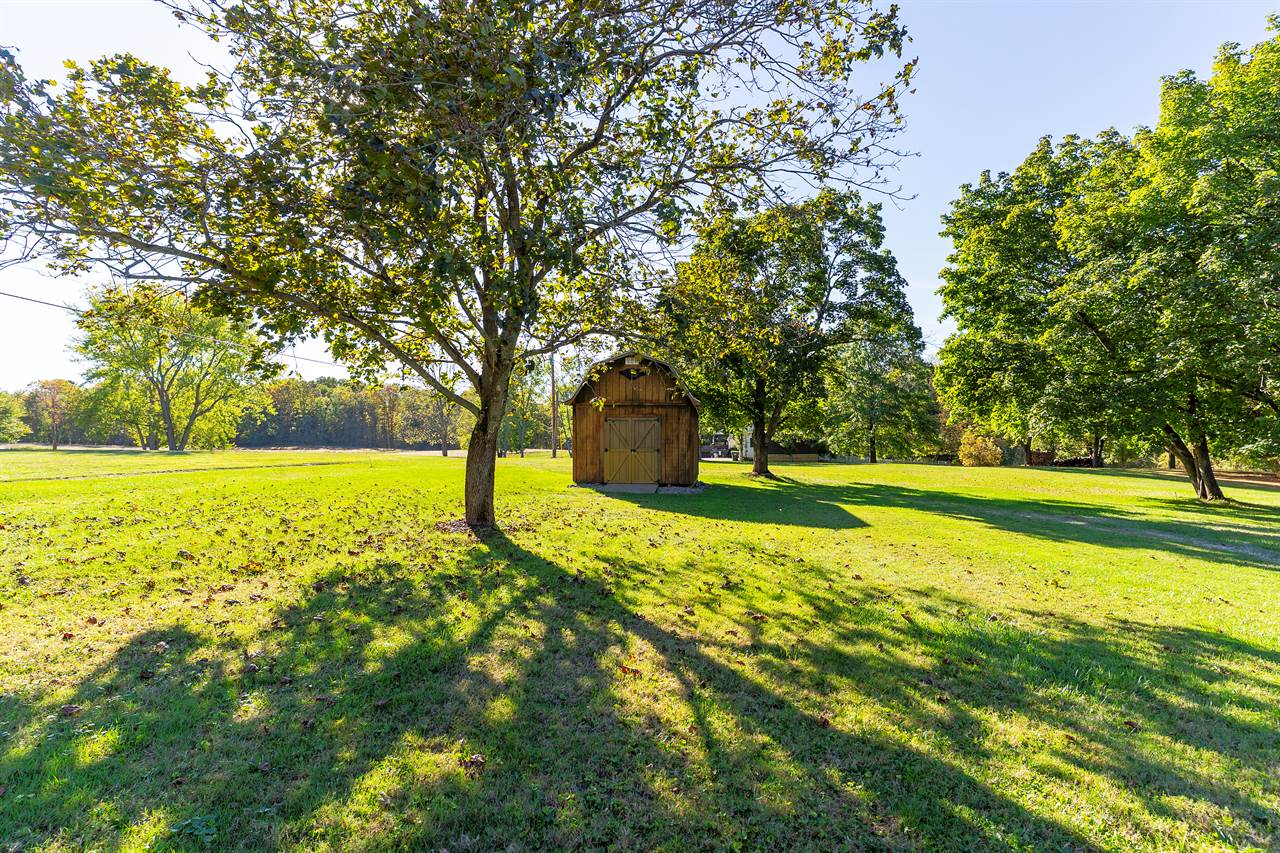 1835 Homeworth Rd, Alliance, OH 44601