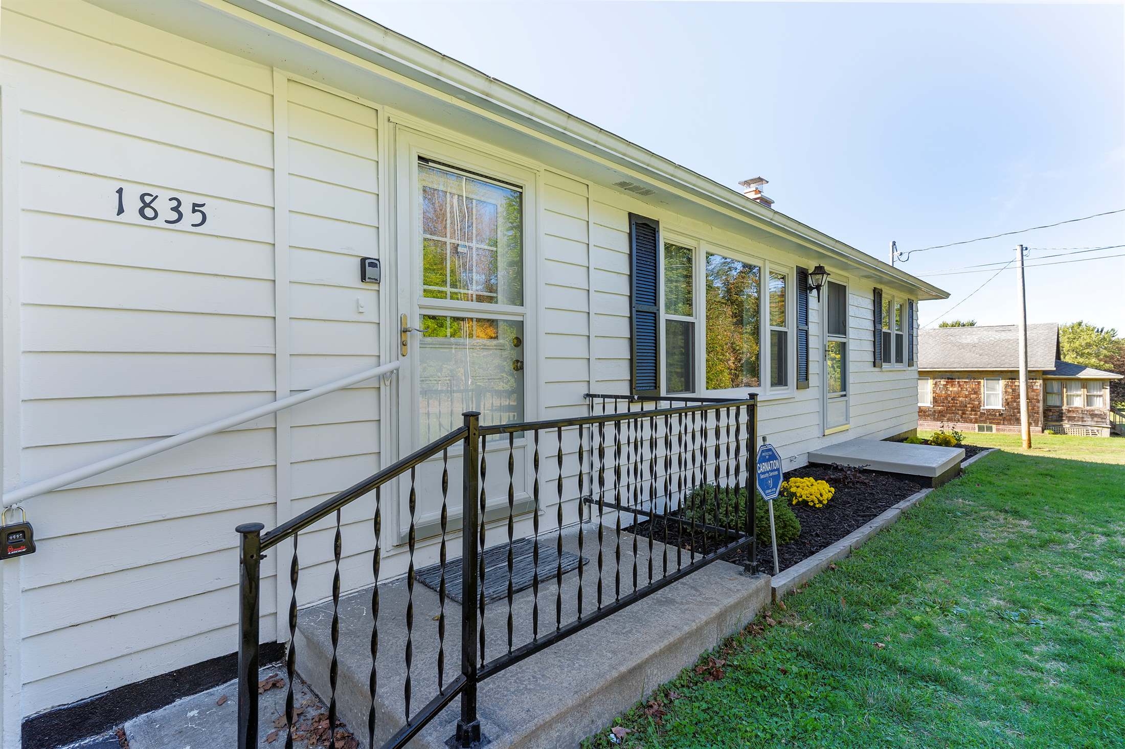 1835 Homeworth Rd, Alliance, OH 44601