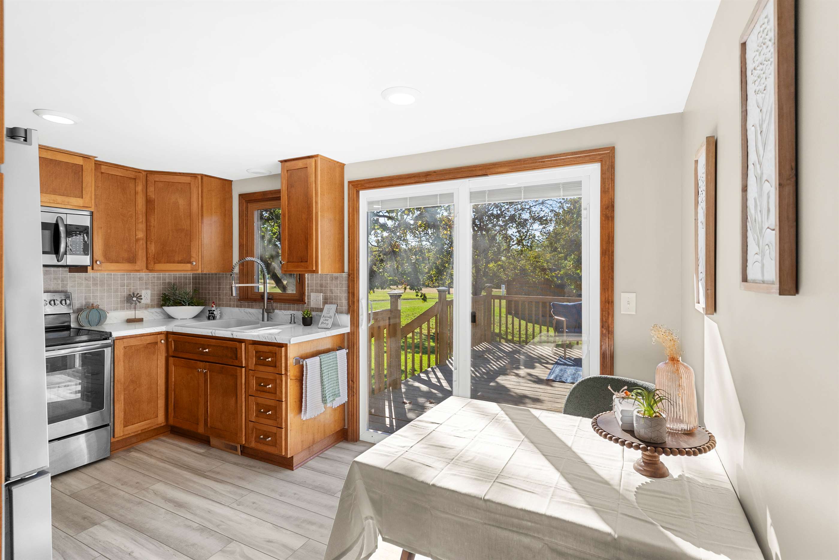 1835 Homeworth Rd, Alliance, OH 44601