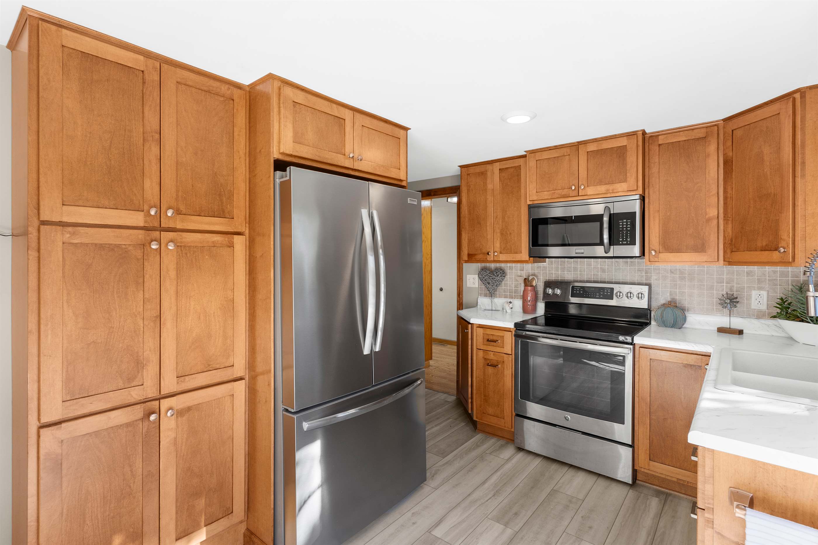 1835 Homeworth Rd, Alliance, OH 44601