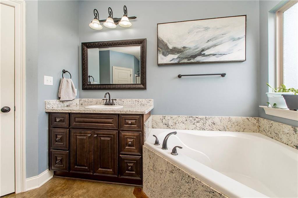 28651 Water Oak Loop, Ponchatoula, LA 70454