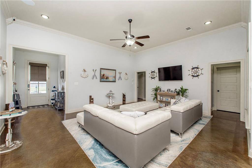 28651 Water Oak Loop, Ponchatoula, LA 70454