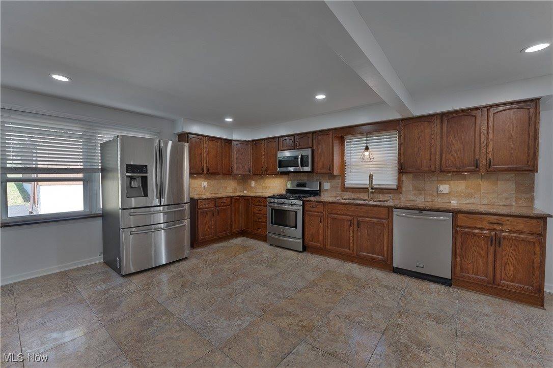 491 Spring Street, Struthers, OH 44471